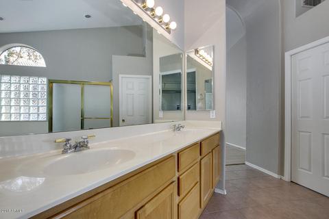 785 S Peppertree Dr, Gilbert, AZ 85296 photo 12