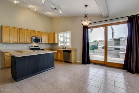 785 S Peppertree Dr, Gilbert, AZ 85296 photo 3