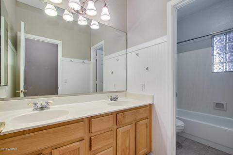 785 S Peppertree Dr, Gilbert, AZ 85296 photo 19