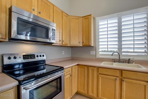 785 S Peppertree Dr, Gilbert, AZ 85296 photo 4