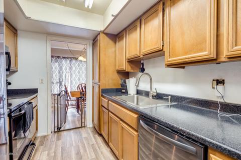 845 E Michelle Dr, Phoenix, AZ 85022 photo 9