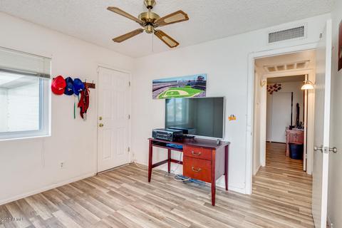 845 E Michelle Dr, Phoenix, AZ 85022 photo 4