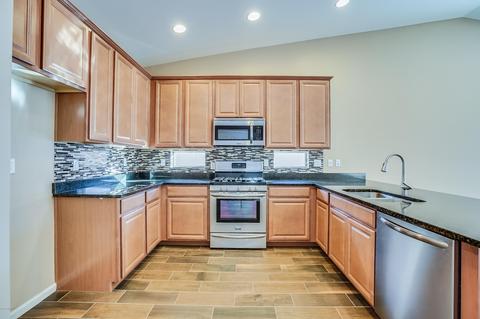 3959 E Sourwood Dr, Gilbert, AZ 85298 photo 2