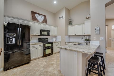 2244 E Amber Ln, Gilbert, AZ 85296 photo 9