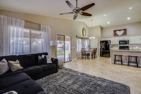 2244 E Amber Ln, Gilbert, AZ 85296 photo 11