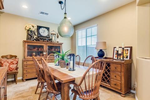 3618 E Half Hitch Pl, Phoenix, AZ 85050 photo 4