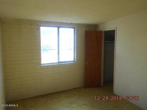 1847 E Pleasant Ln, Phoenix, AZ 85042 photo 8