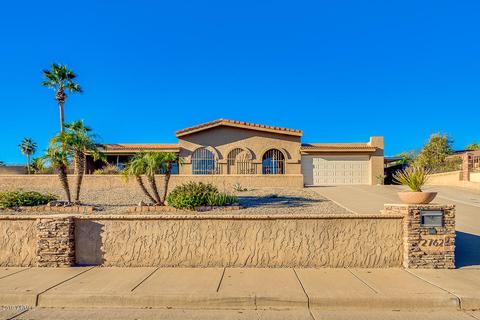 2762 E Gelding Dr, Phoenix, AZ 85032 photo 1
