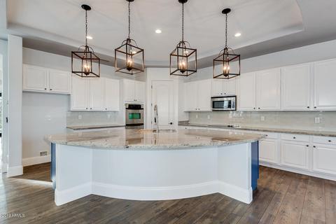 3208 E Branham Ln, Phoenix, AZ 85042 photo 8