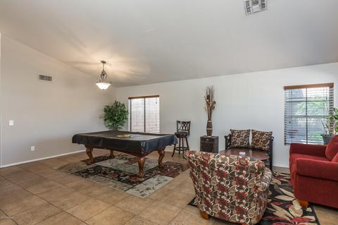 713 E Windsor Dr, Gilbert, AZ 85296 photo 2