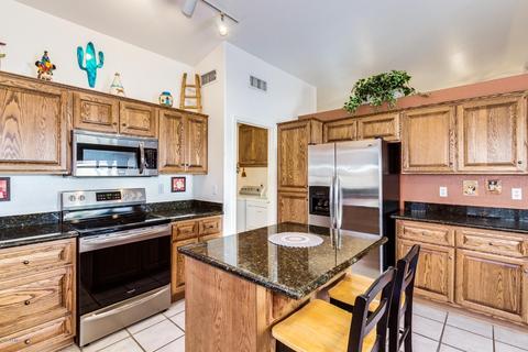 854 W Cooley Dr, Gilbert, AZ 85233 photo 2