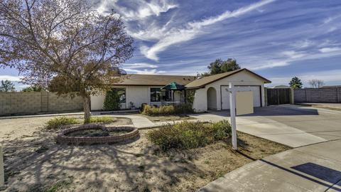 7349 E Halifax Cir, Mesa, AZ 85207 photo 2