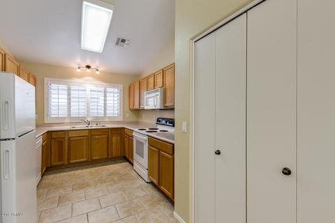 3858 E Wyatt Way, Gilbert, AZ 85297 photo 4
