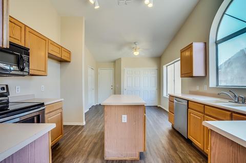 3670 E Cedarwood Ln, Phoenix, AZ 85048 photo 1