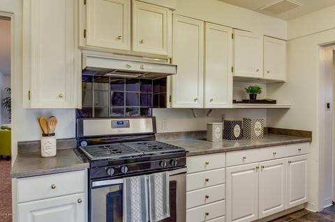 2121 W Avalon Dr, Phoenix, AZ 85015 photo 4