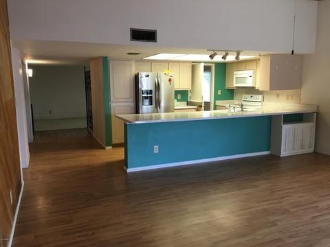 11631 S Half Moon Dr, Phoenix, AZ 85044 photo 2