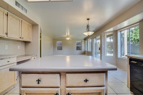 2216 E Granite View Dr, Phoenix, AZ 85048 photo 4