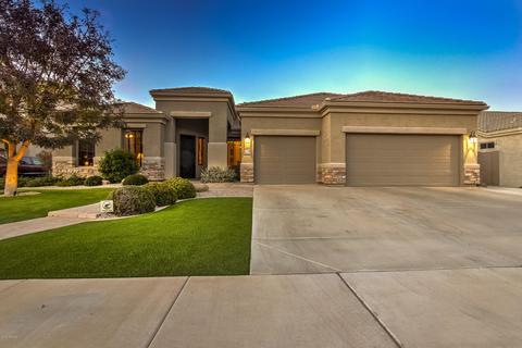 3036 E Canyon Creek Dr, Gilbert, AZ 85295 photo 1