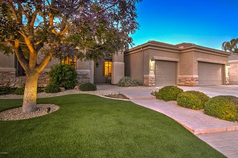 3036 E Canyon Creek Dr, Gilbert, AZ 85295 photo 2