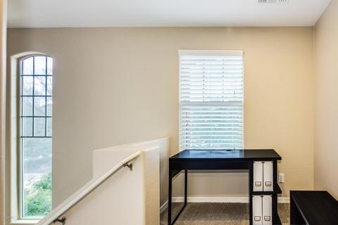 3652 E Covey Ln, Phoenix, AZ 85050 photo 19