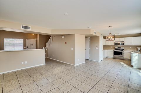 1825 S 63rd Dr, Phoenix, AZ 85043 photo 2
