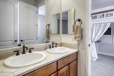 2910 N 48th Pl, Phoenix, AZ 85018 photo 19