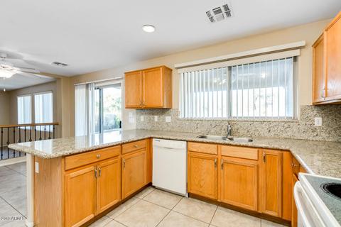670 Eagle Ln, Gilbert, AZ 85296 photo 4