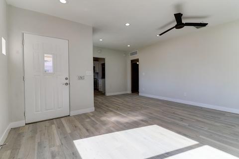 1122 W Mackenzie Dr, Phoenix, AZ 85013 photo 4