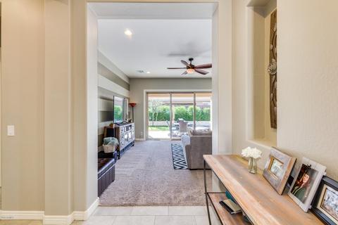 2205 E Tomahawk Dr, Gilbert, AZ 85298 photo 4