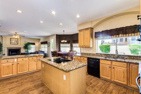 3219 E Desert Flower Ln, Phoenix, AZ 85044 photo 8