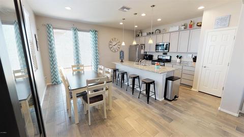 261 N 56th Pl, Mesa, AZ 85205 photo 4