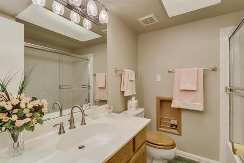 2742 E Sierra St, Phoenix, AZ 85028 photo 11