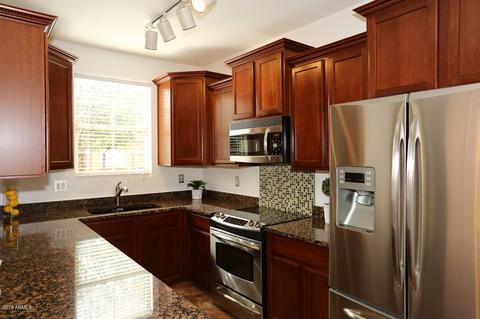 4372 E Selena Dr, Phoenix, AZ 85050 photo 2