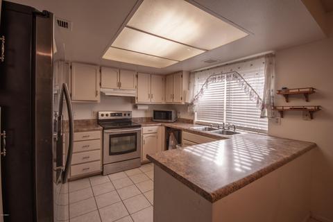 7624 W Wolf St, Phoenix, AZ 85033 photo 7