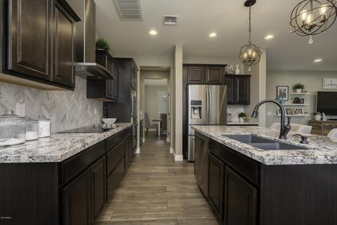 4374 E Amber Ln, Gilbert, AZ 85296 photo 2