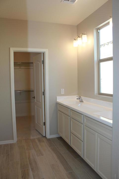 5621 S 29th Pl, Phoenix, AZ 85040 photo 10