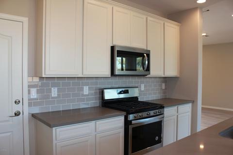 5621 S 29th Pl, Phoenix, AZ 85040 photo 9