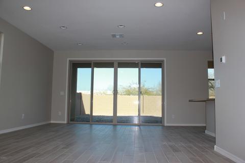 5621 S 29th Pl, Phoenix, AZ 85040 photo 2