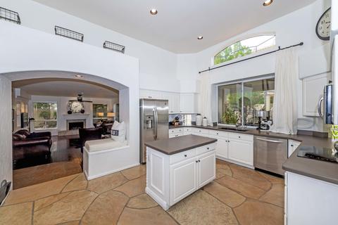 737 E Mountain Sage Dr, Phoenix, AZ 85048 photo 16