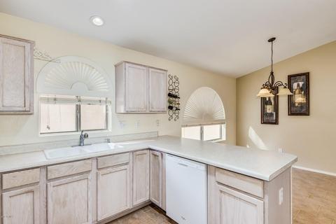 712 E Kyle Dr, Gilbert, AZ 85296 photo 9