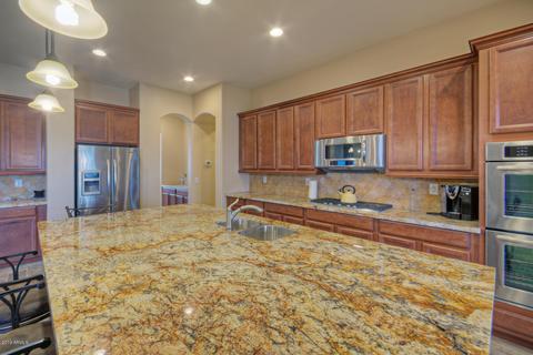 2814 E Branham Ln, Phoenix, AZ 85042 photo 12