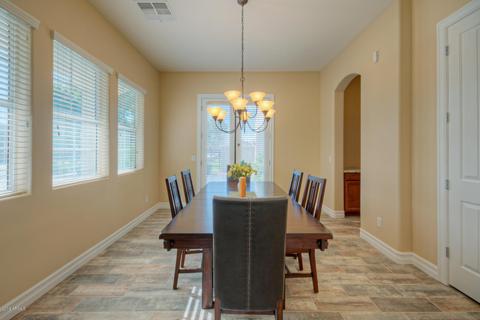 2814 E Branham Ln, Phoenix, AZ 85042 photo 9