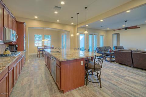 2814 E Branham Ln, Phoenix, AZ 85042 photo 13