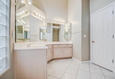 16430 S 1st Ave, Phoenix, AZ 85045