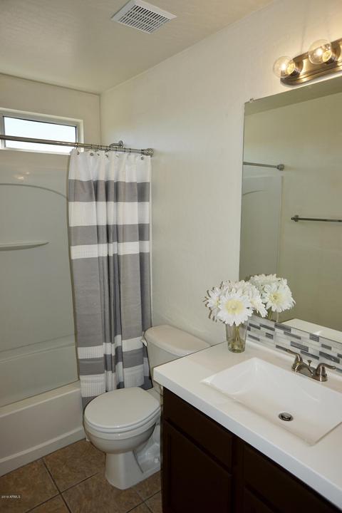 449 N Alder Ct, Gilbert, AZ 85233 photo 4