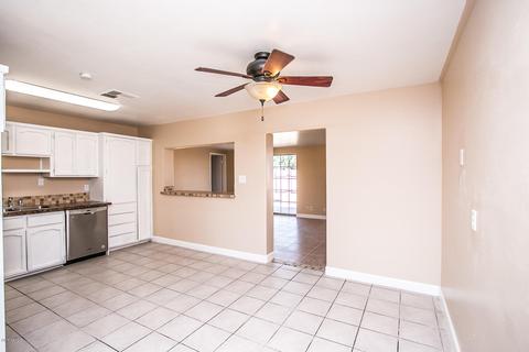4134 W Earll Dr, Phoenix, AZ 85019 photo 7