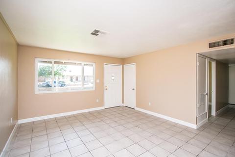 4134 W Earll Dr, Phoenix, AZ 85019 photo 8