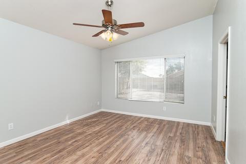 3361 E Lavey Ln, Phoenix, AZ 85032 photo 8
