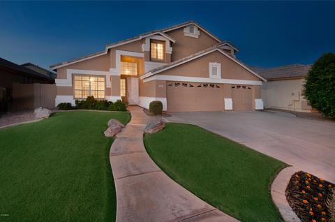 1852 E Pinto Dr, Gilbert, AZ 85296 photo 1