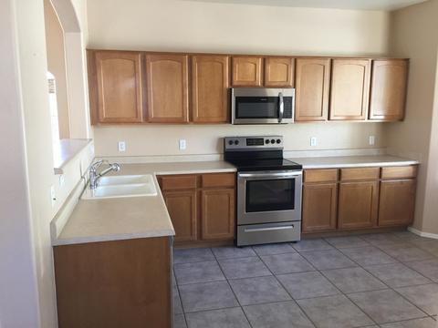 3633 E Sebastian Ln, Gilbert, AZ 85297 photo 2